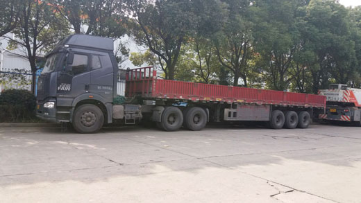 偉博物流貨運(yùn)卡車